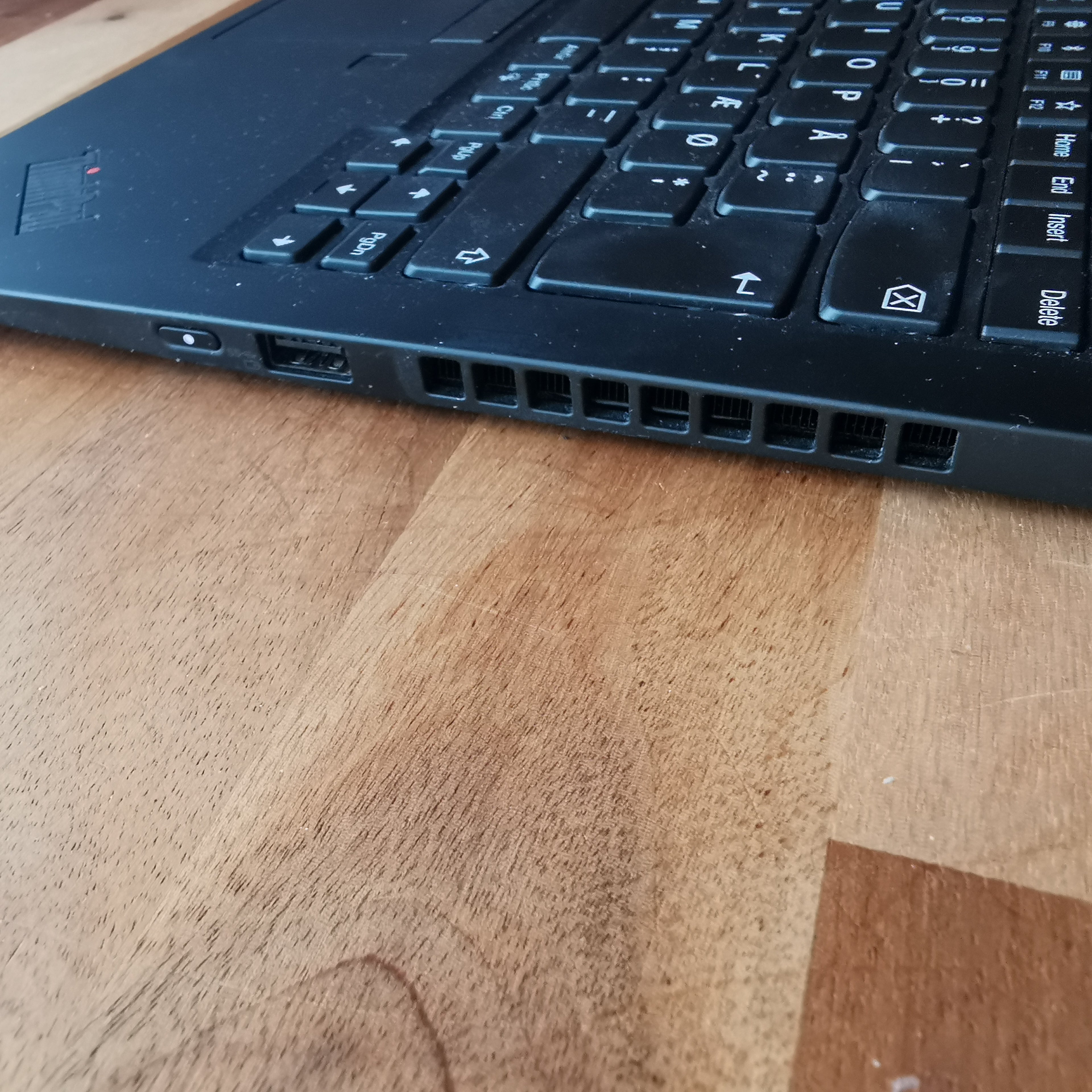 Lenovo ThinkPad X1 Carbon 7th Gen | i7-8565U | 16GB | 512GB SSD | Touch