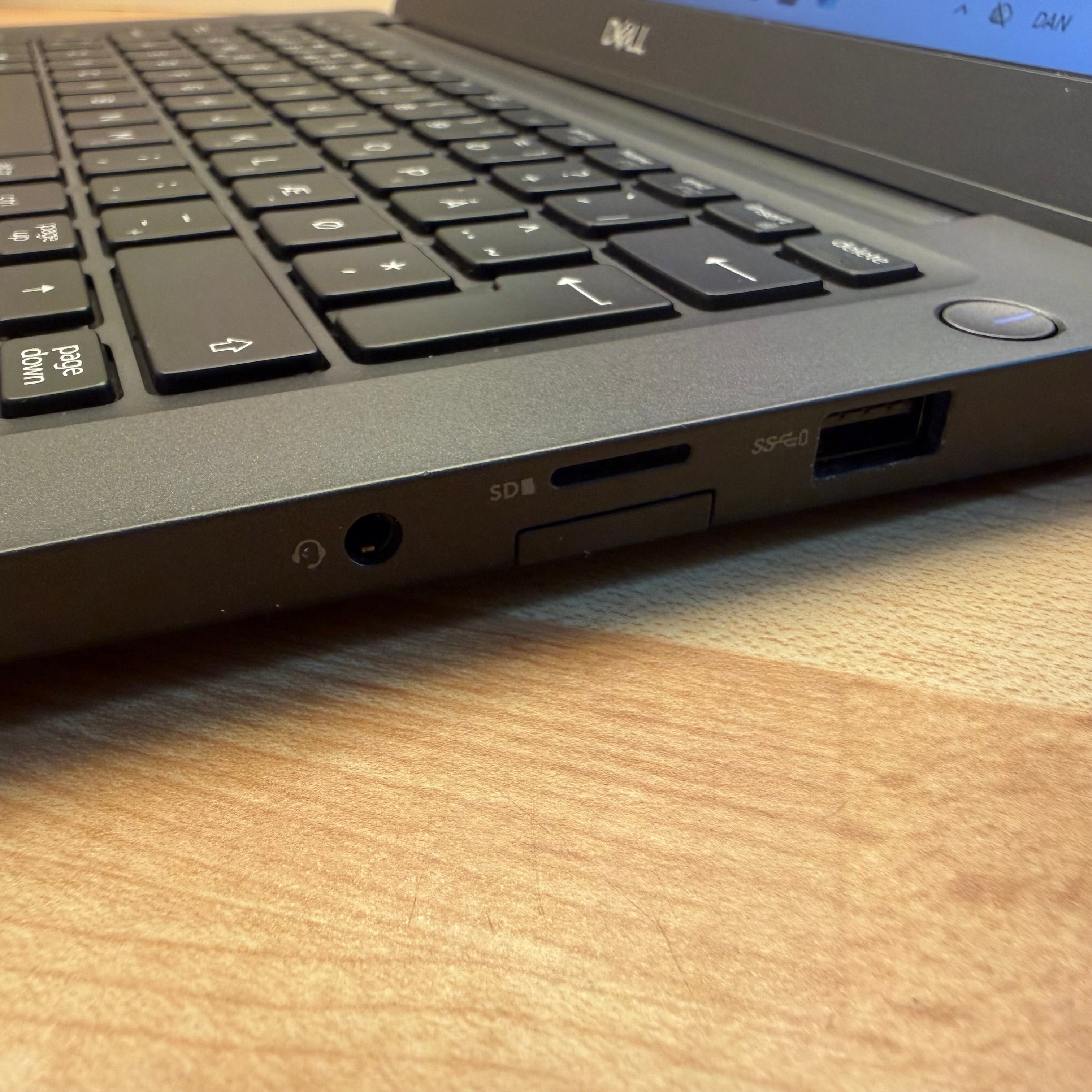 Dell Latitude 7300 | i5-8365U | 16GB | 256GB SSD | Renoveret