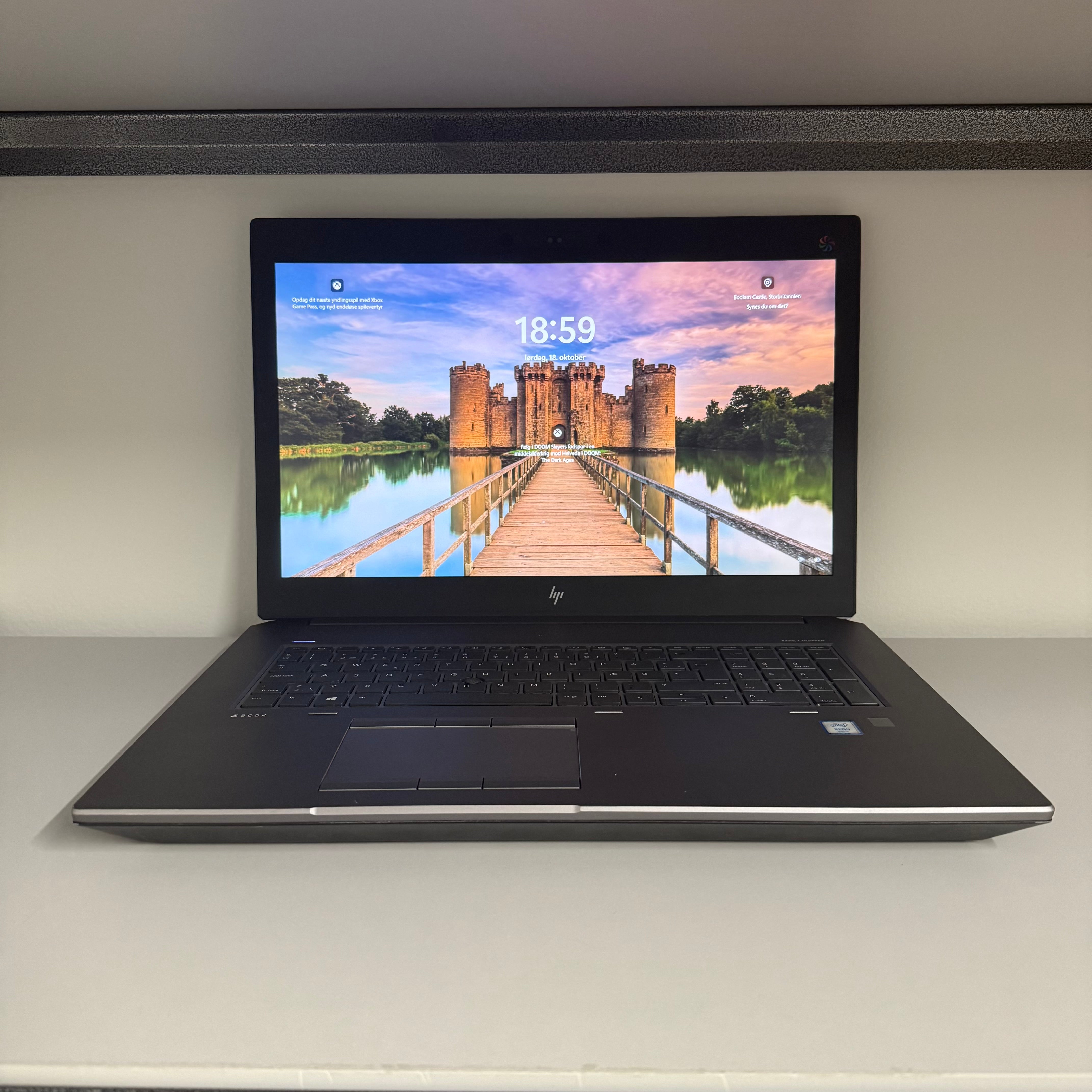 HP ZBook 17 G5 | Xeon E-2176M | 64GB | Quadro P5200 | Renoveret