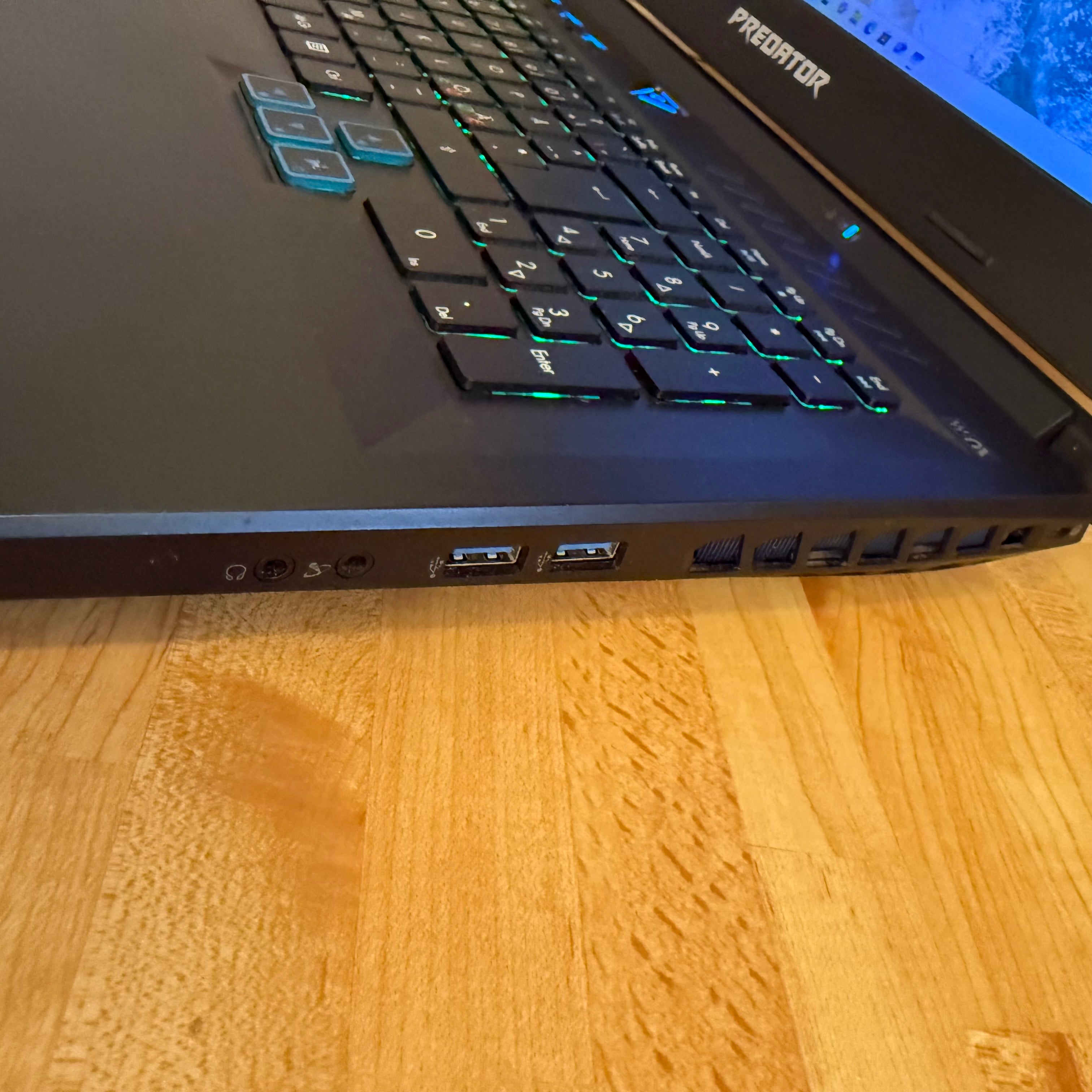 Acer Predator | i7-8750H | 32GB | 512GB SSD | GTX 1070 | Renoveret