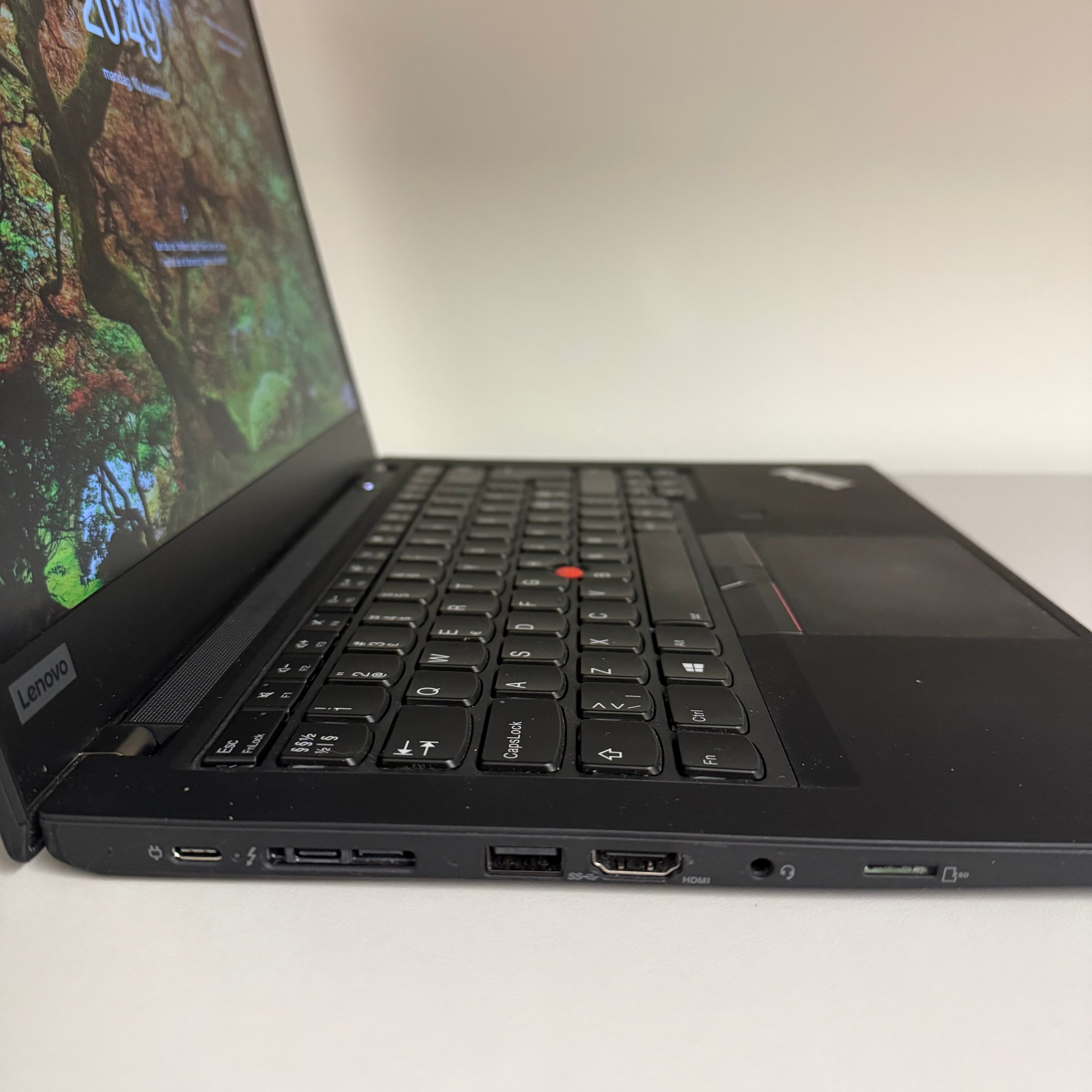Lenovo ThinkPad T490 | i5-8265U | 16GB | 256GB SSD | FHD