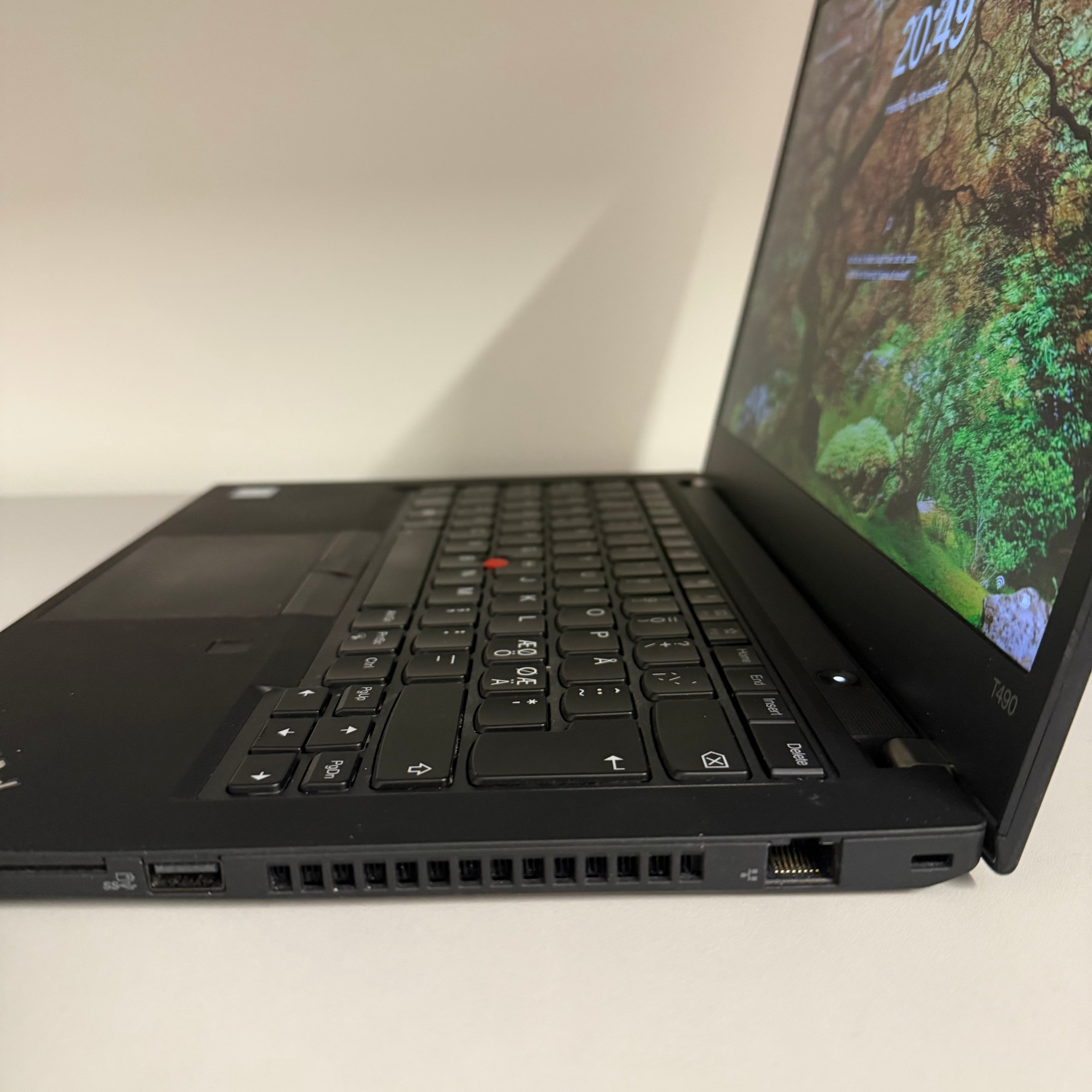 Lenovo ThinkPad T490 | i5-8265U | 16GB | 256GB SSD | FHD
