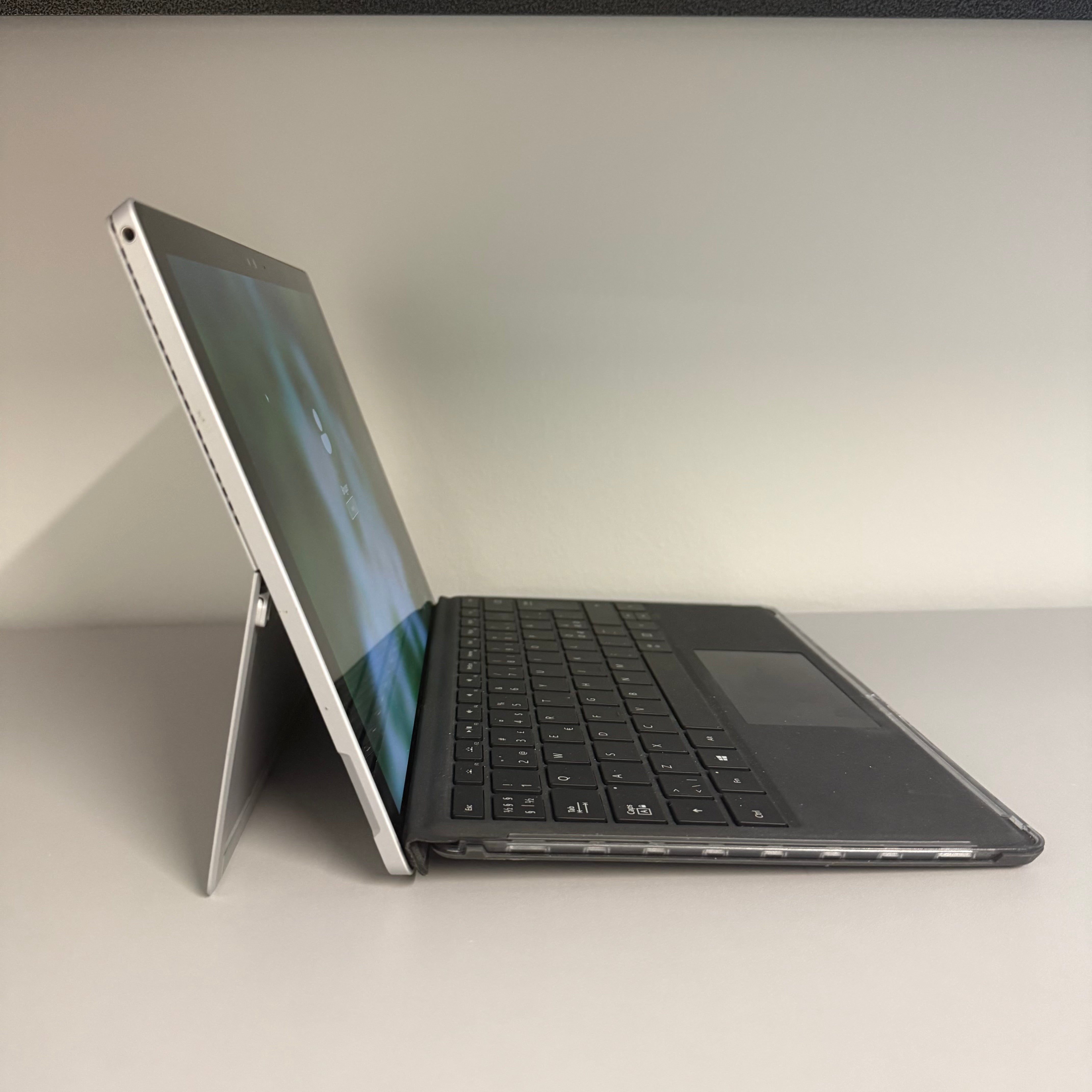 Microsoft Surface Pro 4 | i5-6300U | 8GB | 256GB SSD | Touch | Renoveret