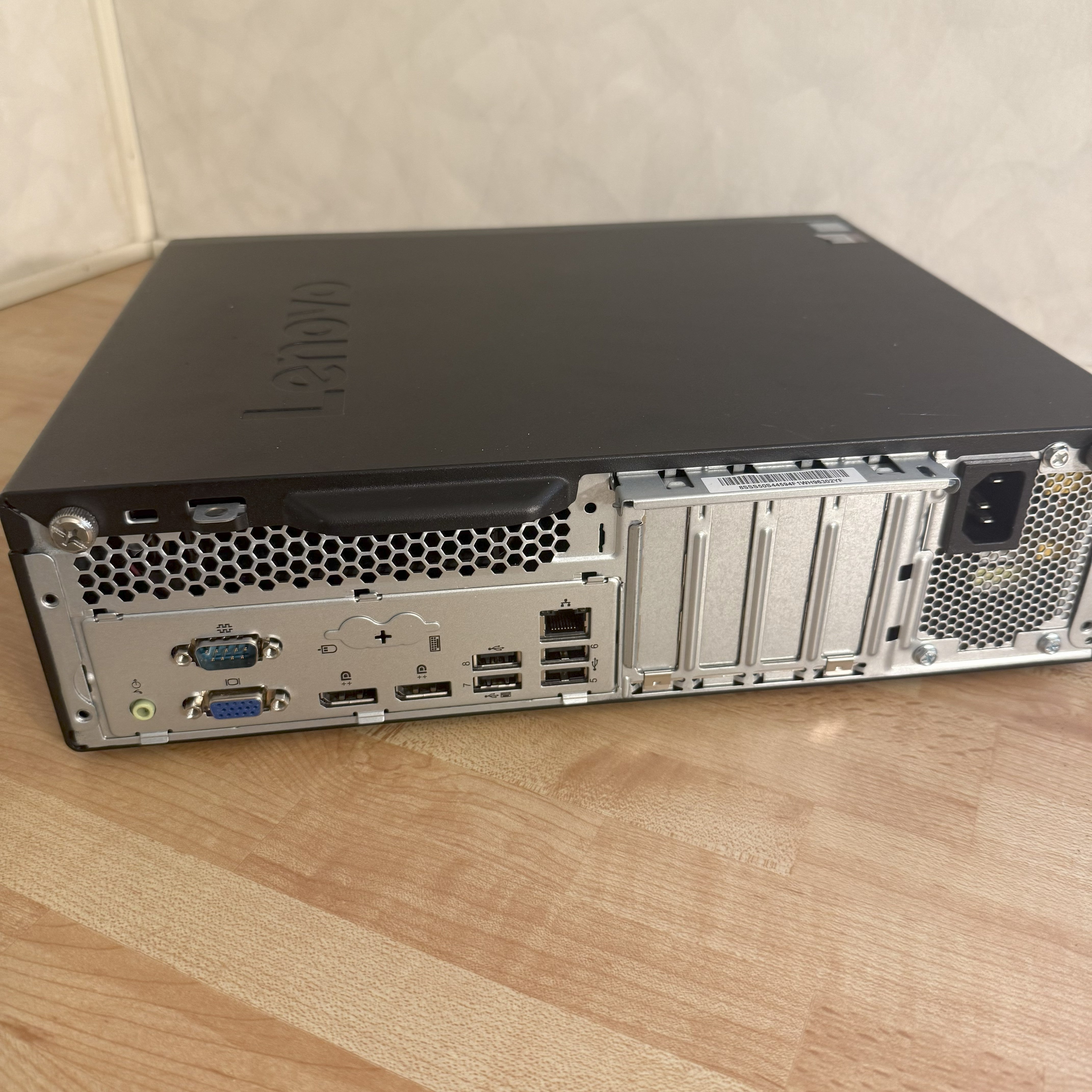 Lenovo ThinkCentre M720s | i7-8700 | 8GB | 256GB SSD | Renoveret
